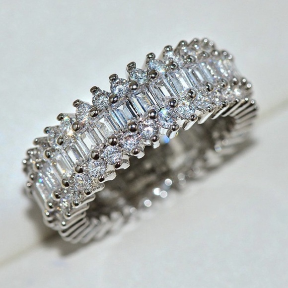 NEW💍18K Gold Baguette Round Diamond Ring - Picture 4 of 6